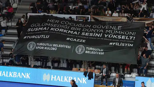 Turgutlu’dan dünyaya çocuk hakları manifestosu: Tribünler tek yürek oldu