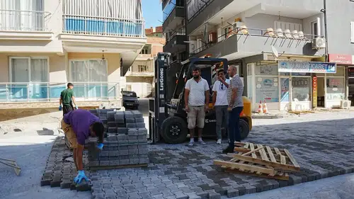 Germencik’te sokaklar yenileniyor: Başkan Zencirci çalışmaları yerinde denetledi