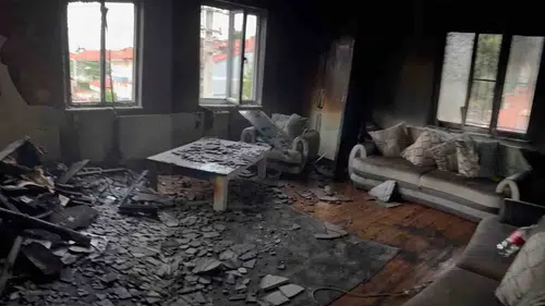 Tavas'ta yangın felaketi yaşayan aileye Denizli'den umut eli uzandı