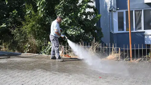 Turizm cennetinde 7/24 mesai: Kuşadası tertemiz bir çehreye kavuşuyor
