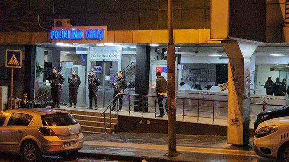 Esenyurt’ta hamile kadın doğum esnasında hayatını kaybetti, yakınları hastaneyi bastı