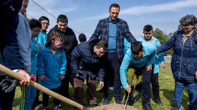 Bornova'nın en özel fidanları toprakla buluştu