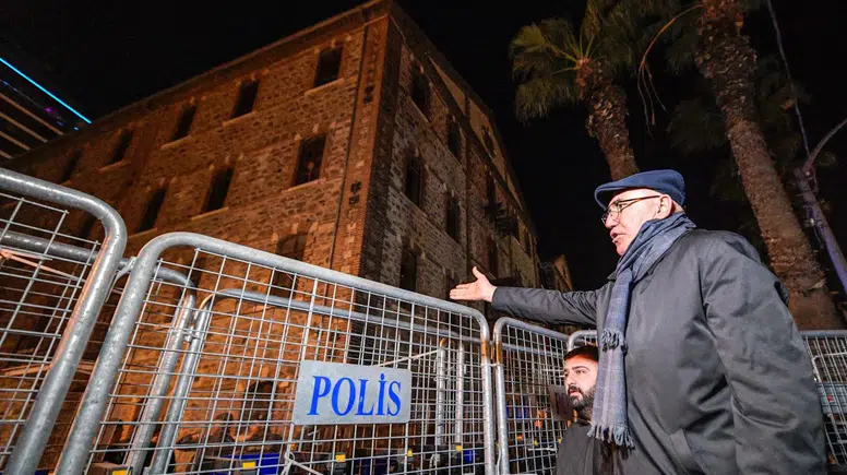 Meslek Fabrikası önünde gece nöbeti