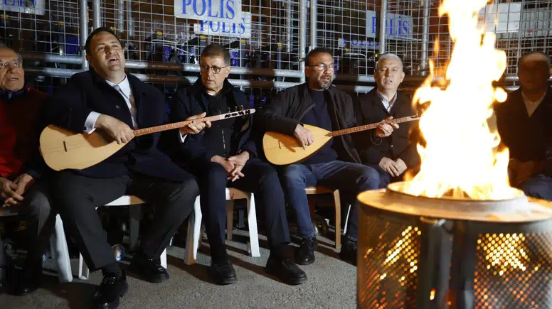 Meslek Fabrikası önünde “Ata Mirası” nöbeti sürüyor