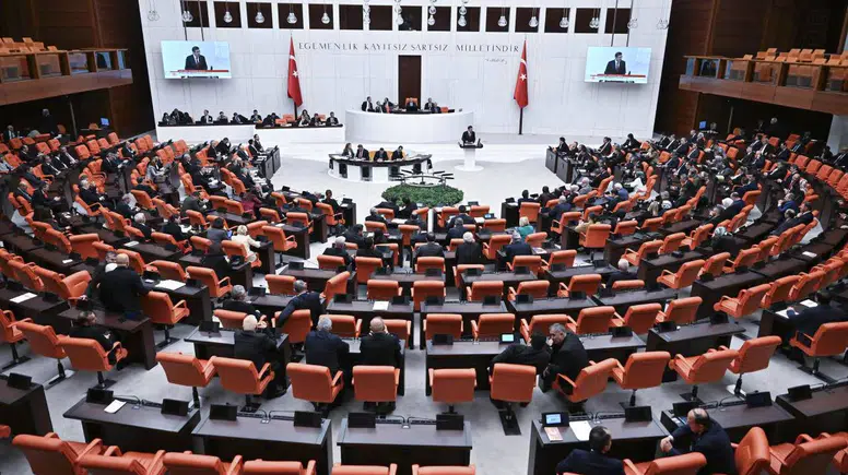 Meclis'te 'KPSS' kavgası: O koltuğa nasıl oturdun?