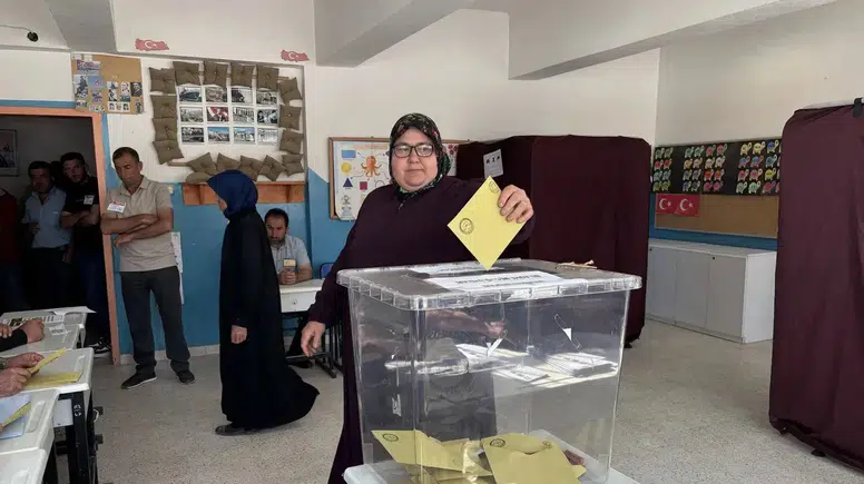 Üç ilde seçim heyecanı: Binlerce seçmen sandık başında