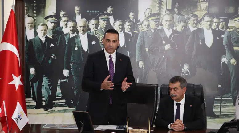 Bakan Tekin’den Çiğli’ye ziyaret: Başkan Yıldız, sunum yaptı