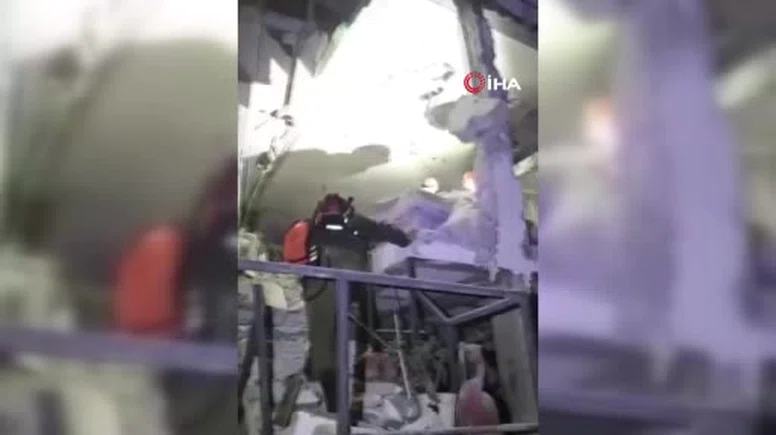 İran’ın İsrail’e gerçekleştirdiği son füze saldırıları, bir binada kısmi yıkıma yol açtı