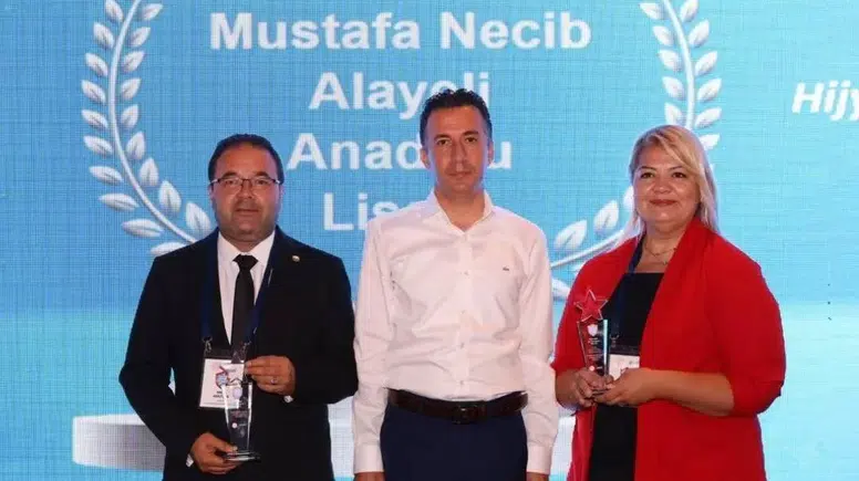 Gedizli gençlerden çevre ve hijyen seferberliği: Türkiye ikinciliği ilçeye gurur yaşattı