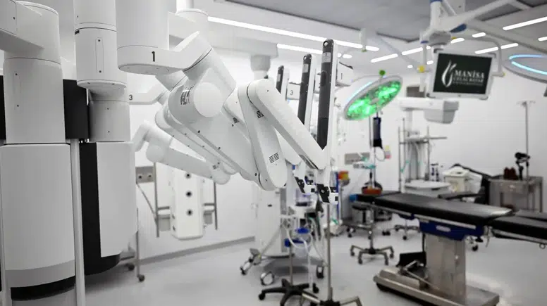 Manisa’da tıp dünyasında dijital devrim: Robotik cerrahide 30 başarılı operasyon