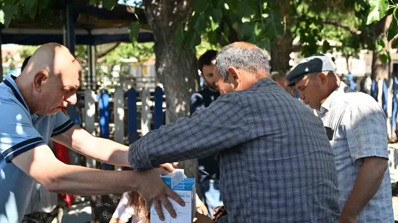 Manisa'da kene mesaisine belediye desteği: 94 üreticiye ilaç yardımı