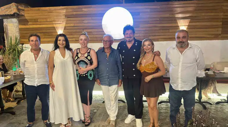 Bodrum'da karpuzlu sürpriz: Ekin Akkaş'ın doğum gününde alışılmadık kutlama