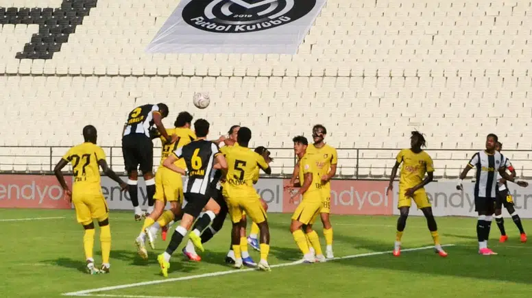 Manisa'da son saniye şoku: İstanbulspor üç puanı uzatmalarda kaptı