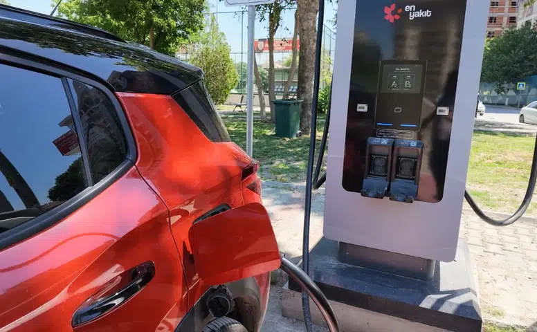 Bayraklı’da 10 noktada 20 şarj ünitesi