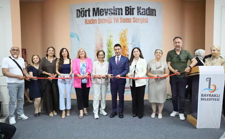 Bayraklı'nın üreten kadınları eserlerini sergiledi