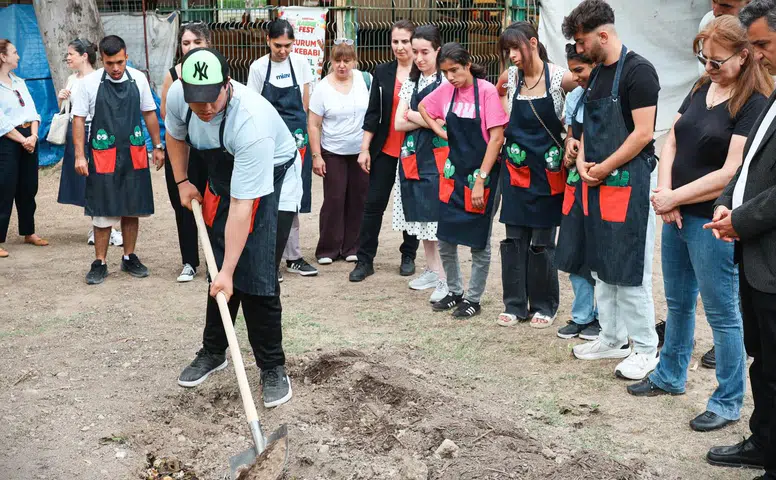 Evdeki atıklar toprağa can oluyor