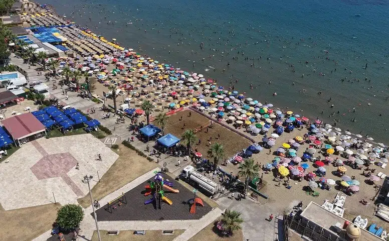 Sahil, Güneş ve Voleybol