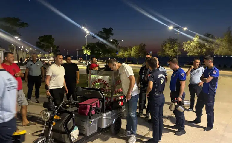 Karantina Parkı’nda izinsiz seyyar satışa ortak denetim
