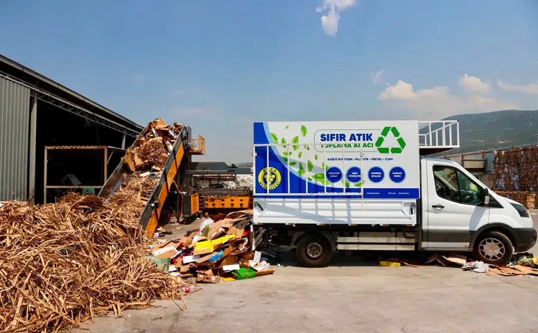 Buca'da Sıfır Atık Seferberliği: Geri Dönüşüm Kutuları Her Yerde!