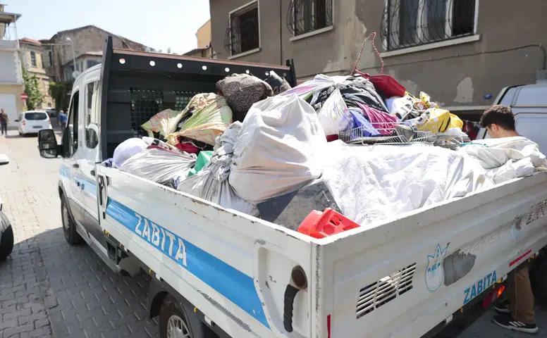 Konak zabıtasından izinsiz seyyar satışa sıkı denetim