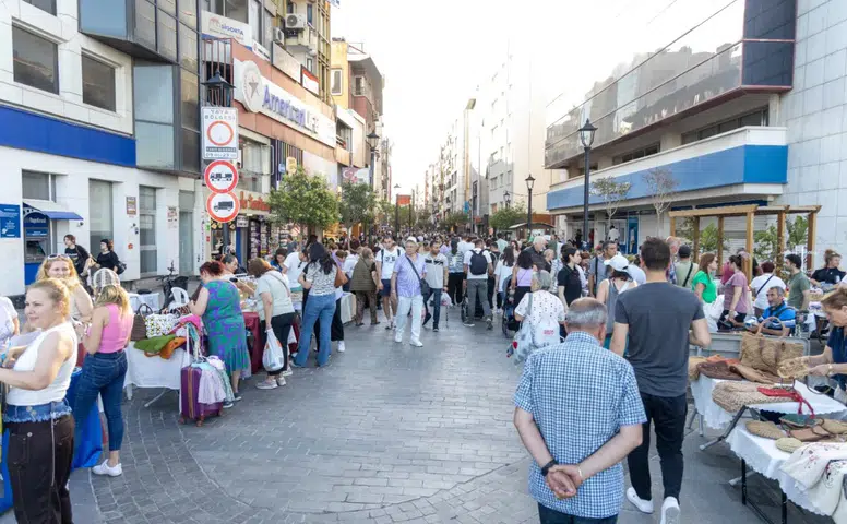 Kadın Emeği Gece Pazarı, Karşıyaka’da Üreten Kadınlara Destek Olmaya Devam Ediyor