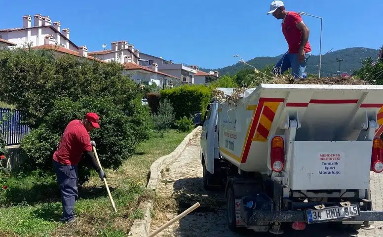 Menderes’in Sahil Bölgesinde Atık Seferberliği