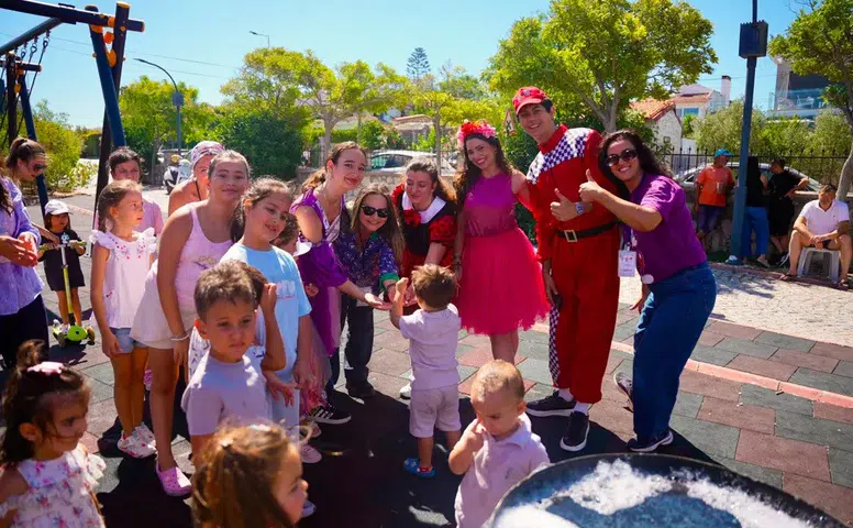 Çeşme’de yenilenen parklarda yaz boyu şenlik var