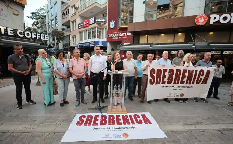 Srebrenitsa’da katledilen canlar Konak’ta anıldı