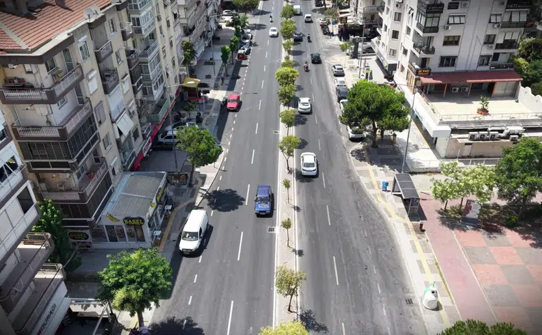 Karşıyaka'da Girne Bulvarı’nda yol yenileme çalışmaları tamamlandı, ulaşım konforu arttı.