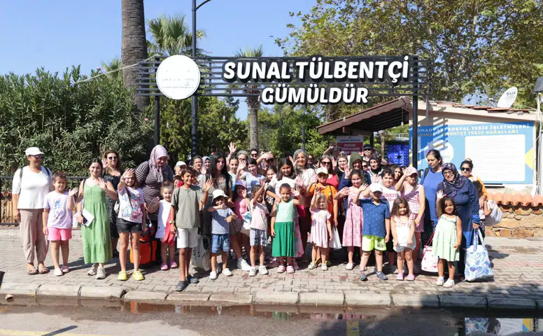 Konak Belediyesi’nden semt merkezi kursiyerlerine deniz sürprizi