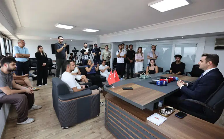 Yeni Parti’ye İzmir’de Katılımlar Sürüyor