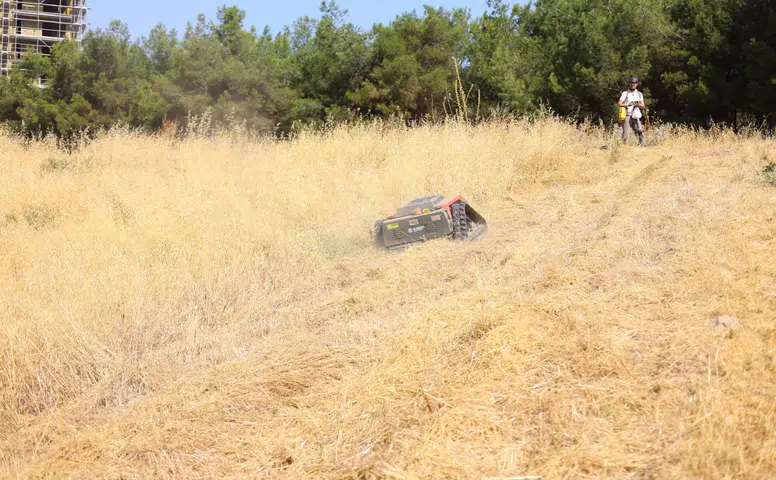 Karabağlar’dan yabani ot temizliğinde teknolojik hamle