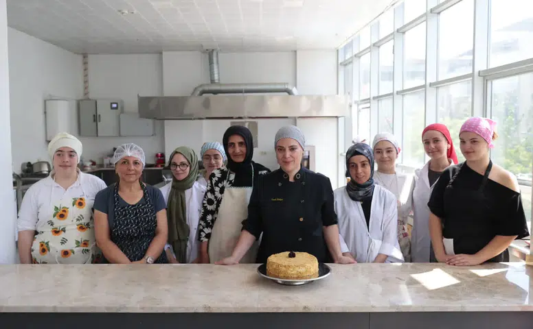 Konaklı kadınlar Temel Pastacılık Eğitimi’yle üretim ve istihdama katılıyor