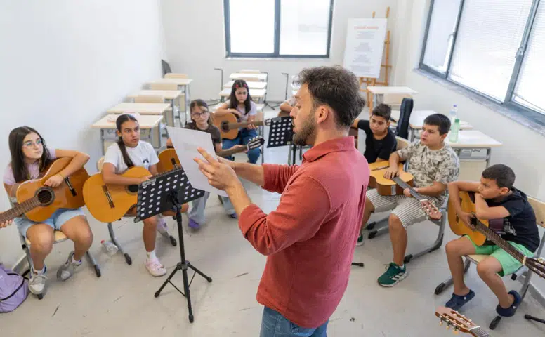 Büyükşehir’in Yaz Okulu hem eğlendiriyor hem öğretiyor