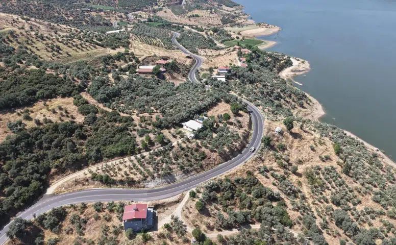 Beydağ’ın yıllardır beklediği yol hizmete açıldı
