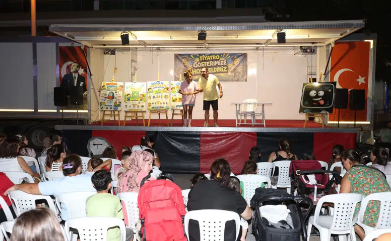 Çiğli’de Mahalle Tiyatro Günleri Yüzlerce Çocukla Buluştu