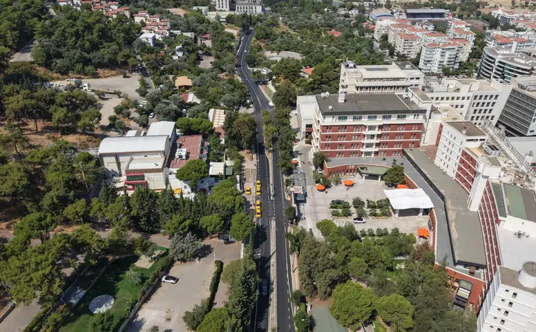 Balçova’nın caddeleri “çiçek gibi” oldu