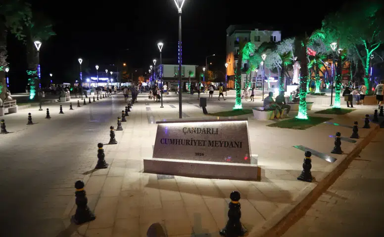 Çandarlı’nın yeni Cumhuriyet Meydanı açılıyor