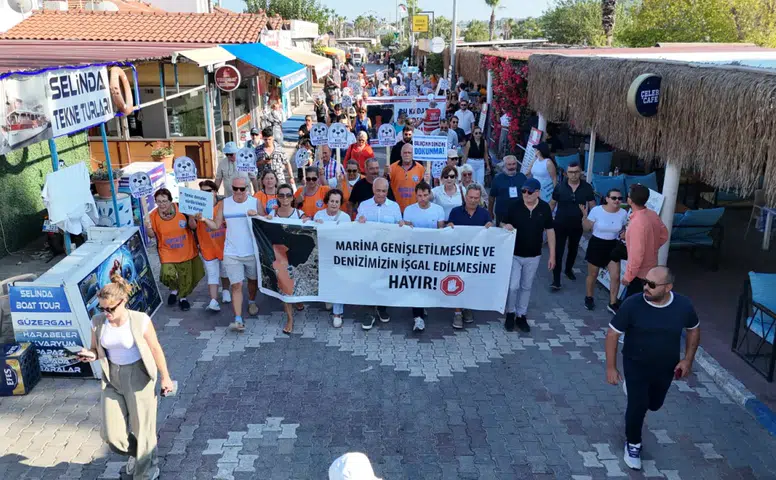 Sığacık’tan güçlü mesaj: “Deniz bizim, Sığacık hepimizin”
