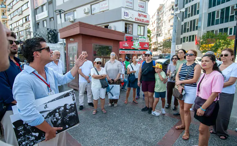 ‘Atatürk’ün Adımlarıyla Karşıyaka’ rotasında turlar başladı