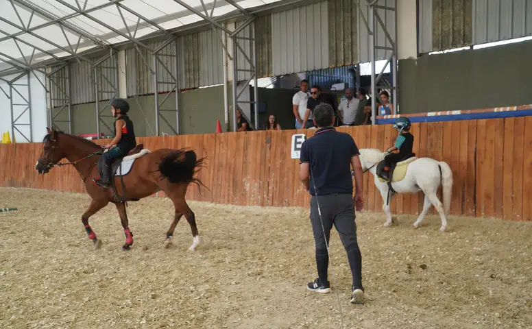 Seferihisar’dan milli takıma: Pony biniciliğinin yeni merkezi Turgut köyünde kuruldu