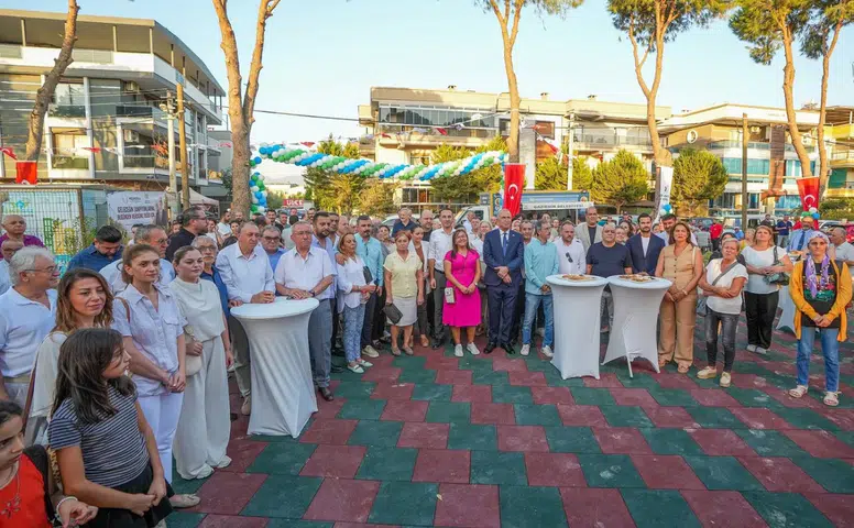 Gaziemir Belediyesi yenilediği Şehit Ferit Yaşarlar Parkı’nı hizmete açtı