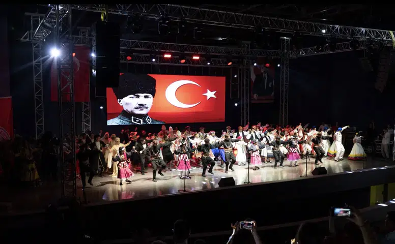 Balçova’da 30 Ağustos Coşkusu Dünyanın Renkleriyle Buluştu