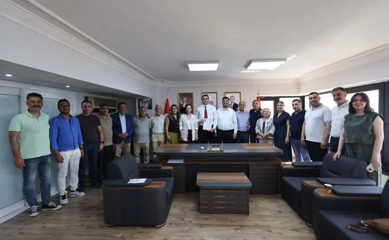 Helil Kınay ve Meclis Üyelerine Rozet Takıldı