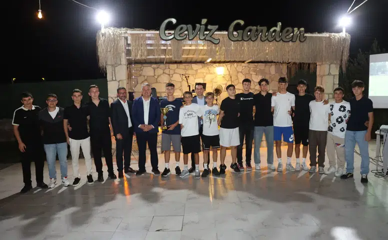 Urla Belediyesi Spor Kulübü'nden Yeni Sezon Heyecanı: Birlik ve Dayanışma Gecesi Düzenlendi!