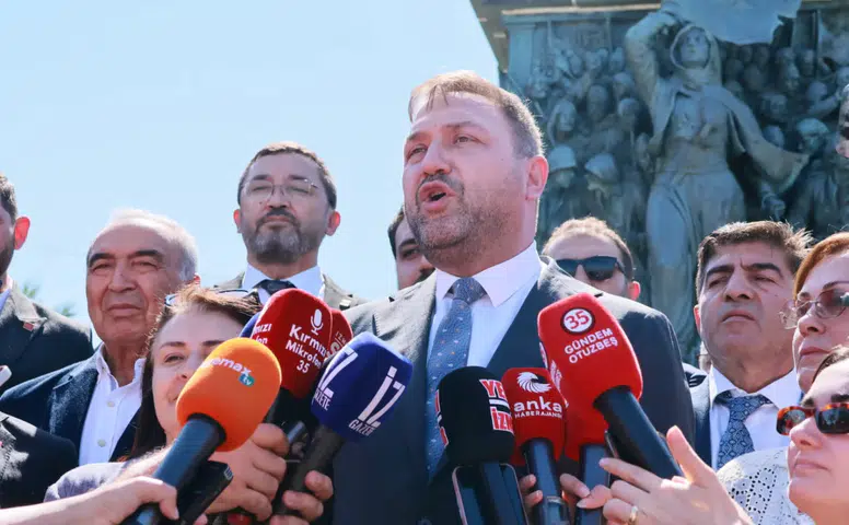 "İZMİR KILIÇDAROĞLU’NU YİNE BAĞRINA BASTI"