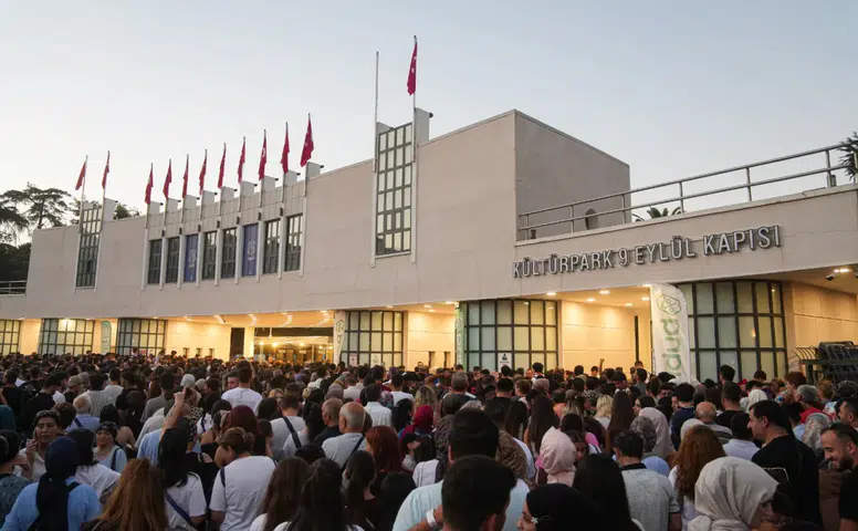 İEF’de kahkaha var