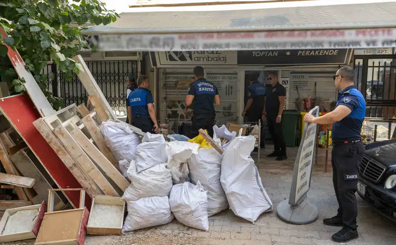 Bornova’da kaldırımlar yayaların