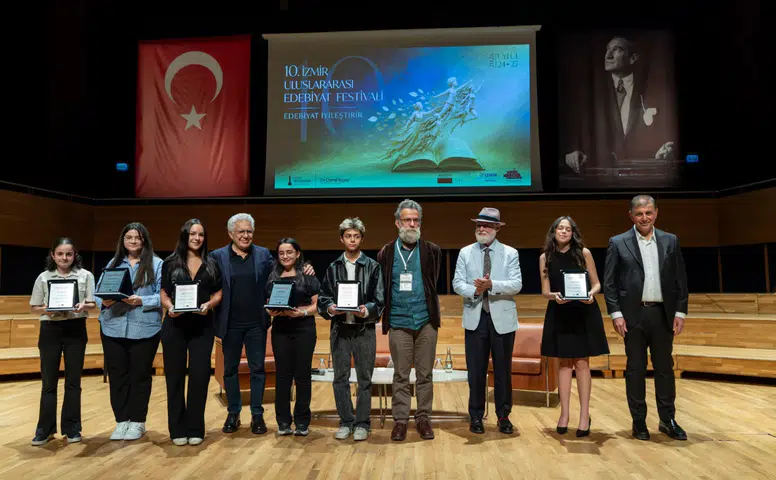 İzmir, edebiyatın iyileştiren gücünde buluştu