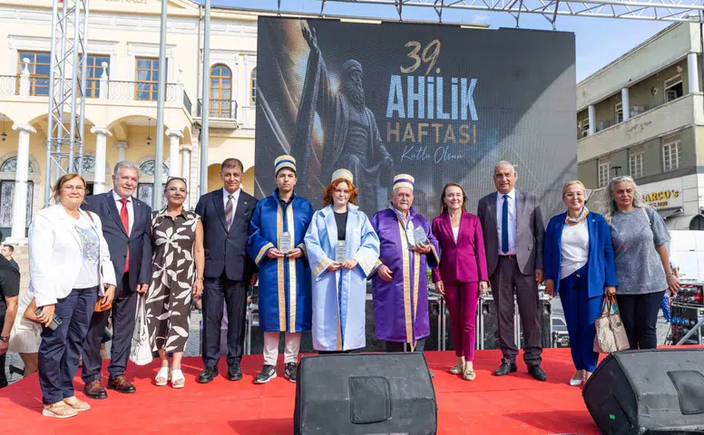 İzmir’de esnafın bayramı coşkuyla kutlandı